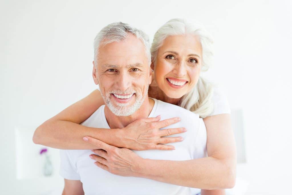 Exploring the Benefits of Full Arch Dental Implants over Traditional Dentures